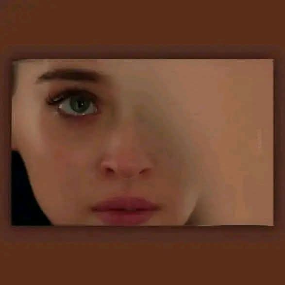 مجھے اپنے جیسے لوگ پسند ہیں

 خاموش، سادہ، تنہا، وفادار اور رحم دل
#اردو_زبان