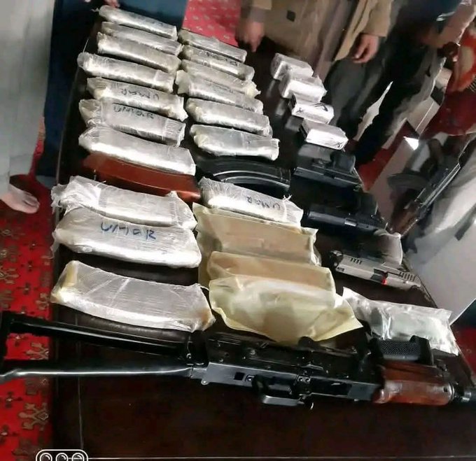 *Weapons smuggled from Pakistan seized!*  
In the Dand-e-Patan district of Paktia, near the Durand Line, security forces, based on accurate intelligence reports, seized a cache of weapons that were being smuggled into the country from Pakistan.
