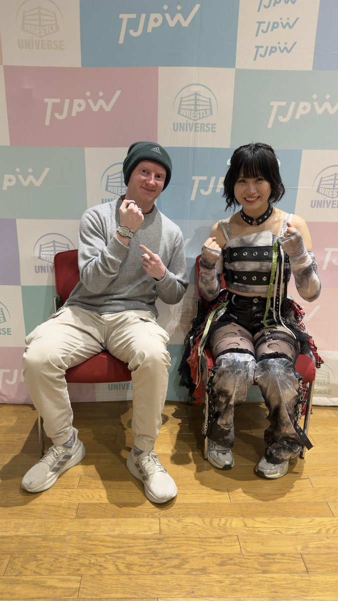 アクセサリー rika Rika is always happy and surprised when I come to see her but she