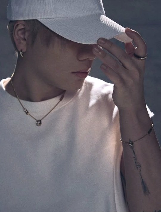 疲れた身体に 大好きなひと。 一瞬で元気になれる。 #登坂広臣 #ØMI