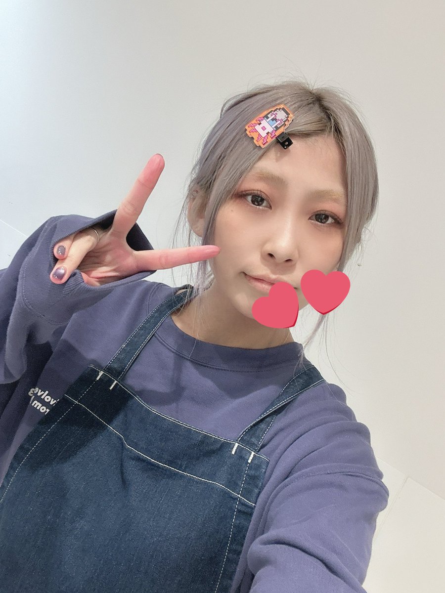 眉毛っち 色落ちしてきてめちゃ可愛い色‼️ 眉毛もブリーチしたから眉なし