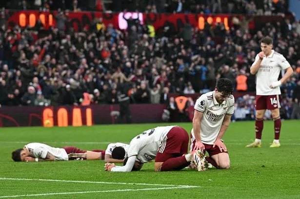 Arsenalnewschan's tweet image. 🗣️Gary Neville insists that #Arsenal should not panic after the loss to Villa: “That's a game you can lose. I wouldn't be panicking at all if I was Arsenal off the back of that. You're going to lose a game or two, you just are, and you're going to win a lot of games.

“They could…