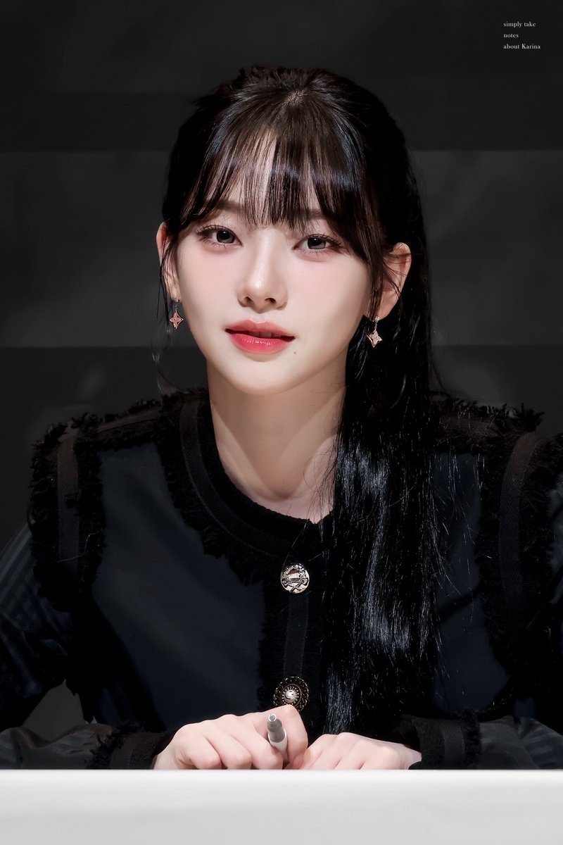 notes0411's tweet image. 나이스 윙크😉

#카리나 #Karina #カリナ #에스파 #aespa