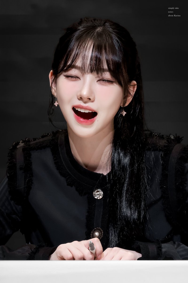 notes0411's tweet image. 나이스 윙크😉

#카리나 #Karina #カリナ #에스파 #aespa
