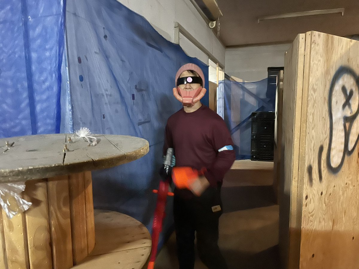 hibikisanNERF's tweet image. 会議室ナーフin岡山
今日のハイライト
カタカナ禁止ゲームで開始早々「カメラマンか…」と呟き一発退場したシャアザク(ルウム戦役の時のシャアザクなんでアンテナはないらしい)
いやー笑ったわ！
#会議室ナーフin岡山 
#ナーフサバゲ 
#Prettymaze