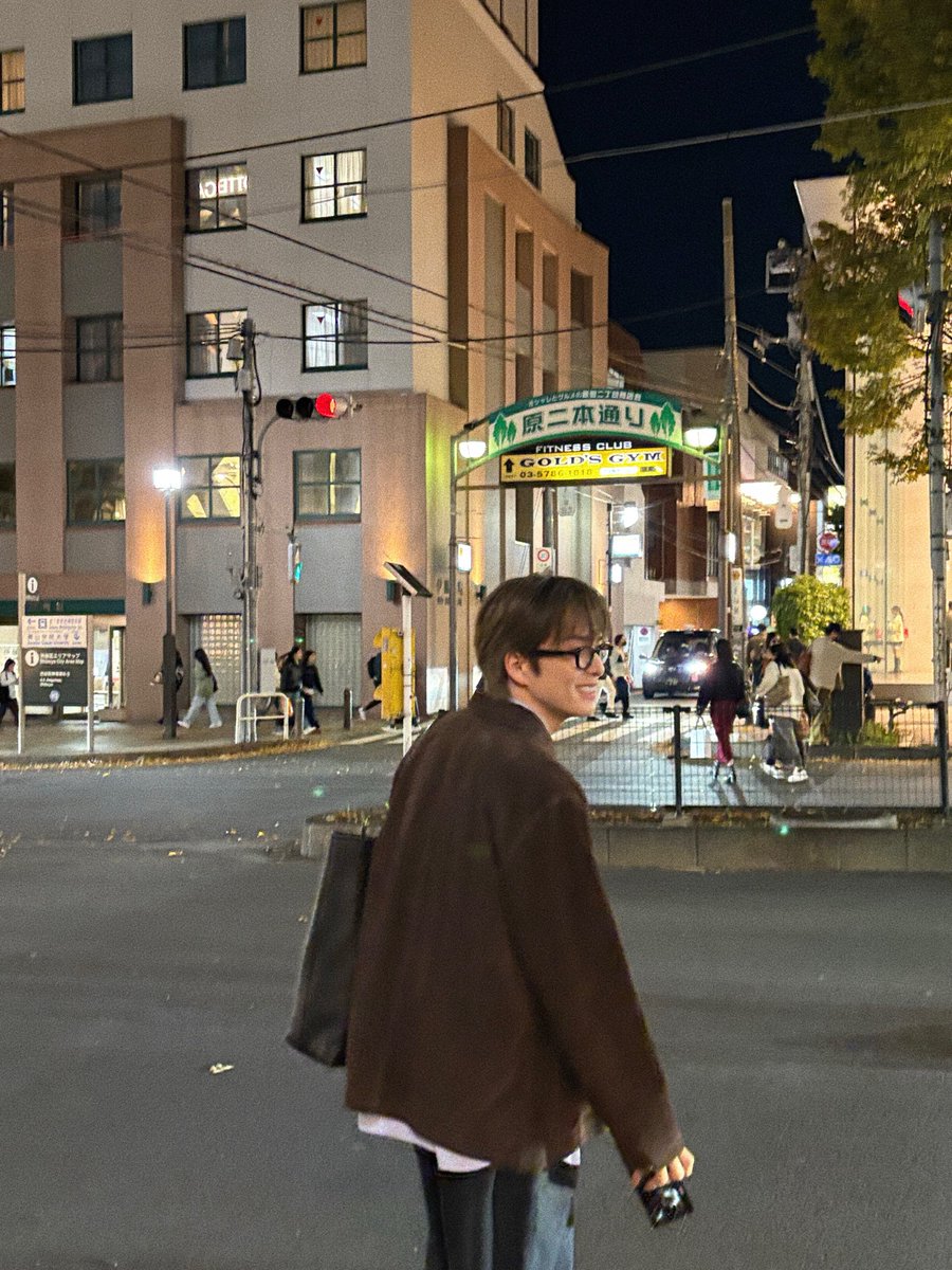 yjashblu's tweet image. mom i love him