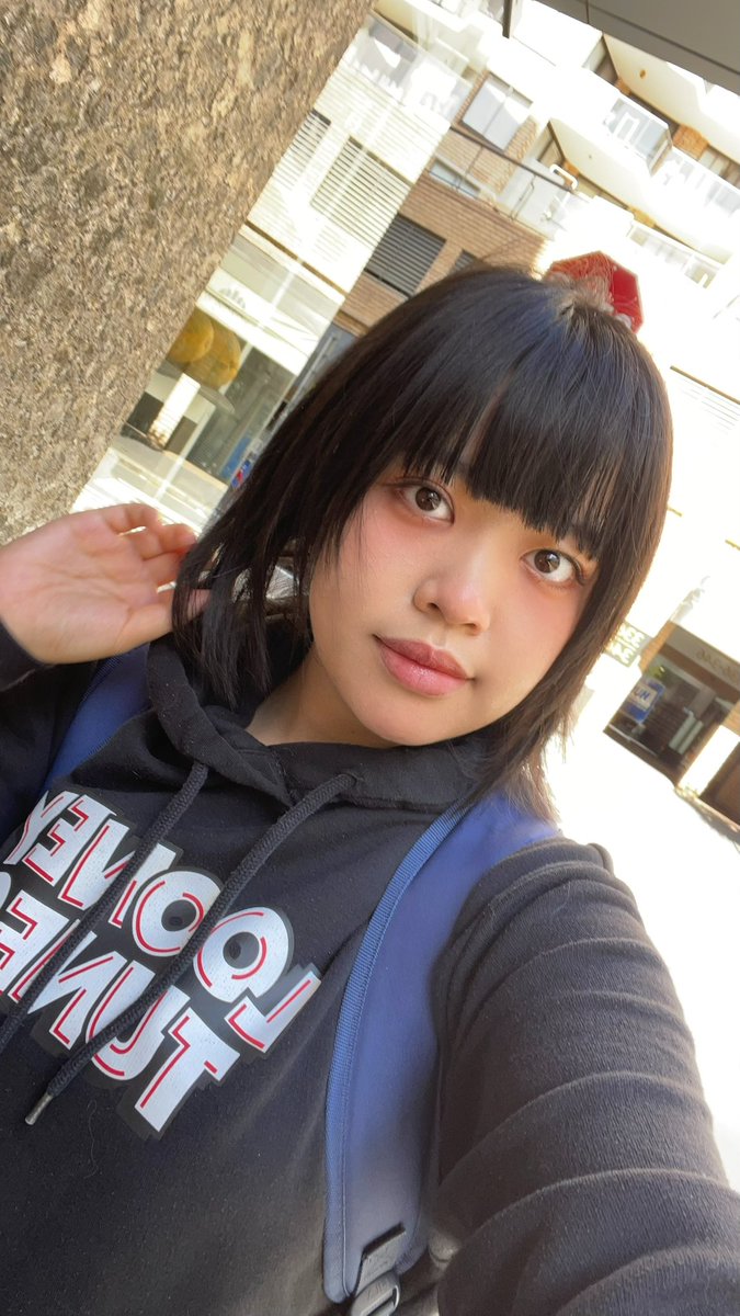 cococaffed's tweet image. Back to short hair😋😋