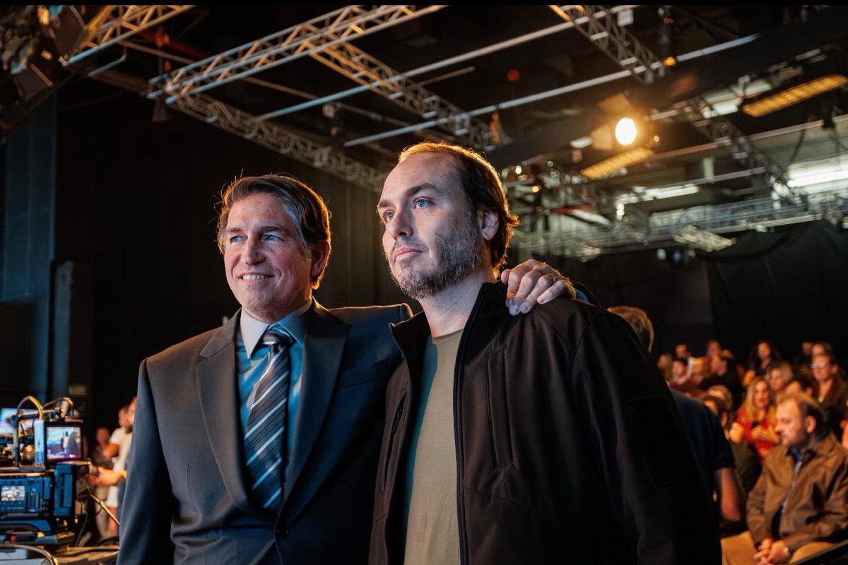 Carlos Bolsonaro tweet media