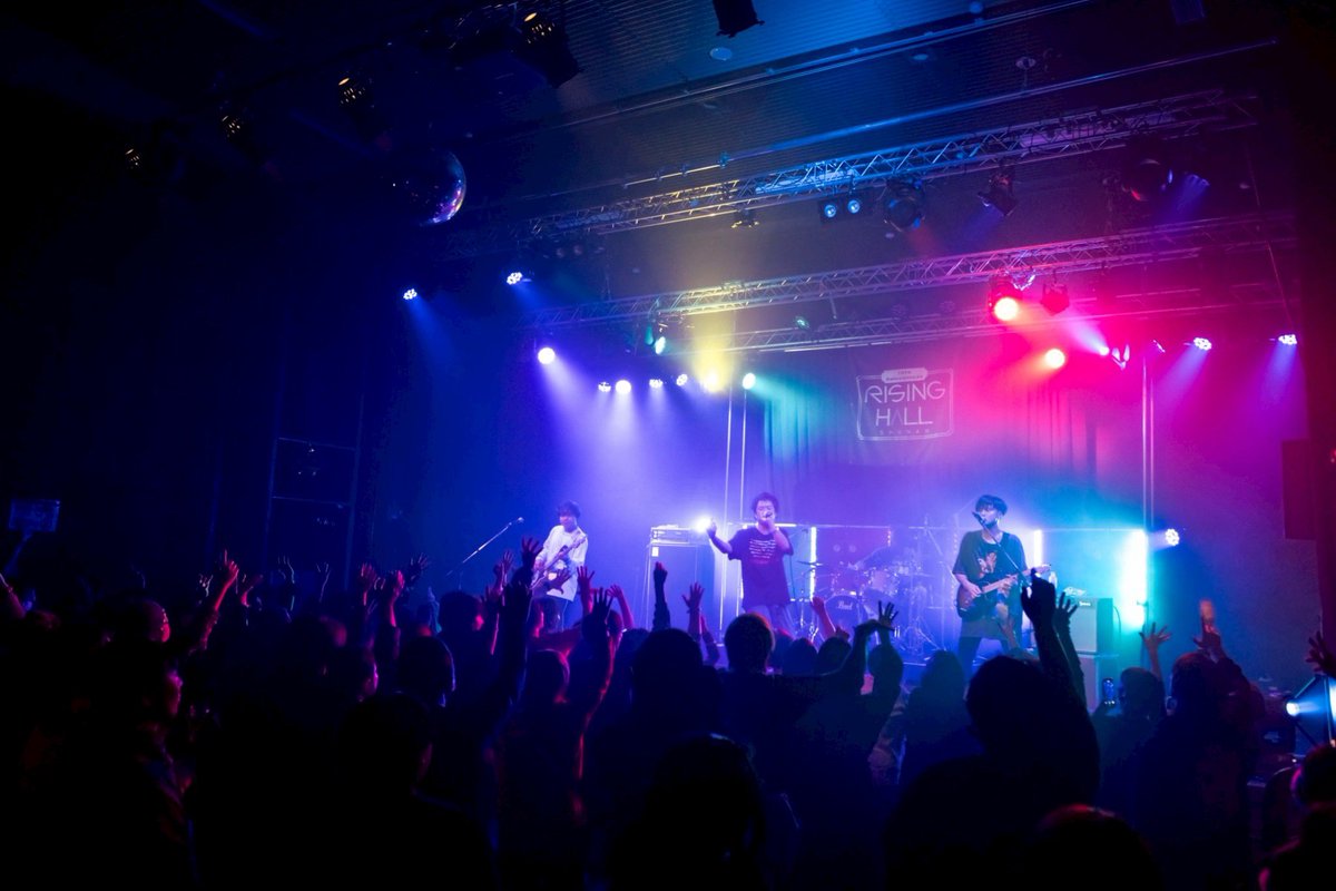 SHUNAN Orbit 2025
RISINGHALL六番手は

空きっ腹に酒

抜群の音楽センスに我儘と自由が
交差され曲が進む度に誇張される
グルーヴは唯一無二

こりゃ、踊っちゃうよ
酒呑んじゃうよ。

初出演ありがとうございました！

📷<a href="/masound/">MASANORI FUJIKAWA</a>