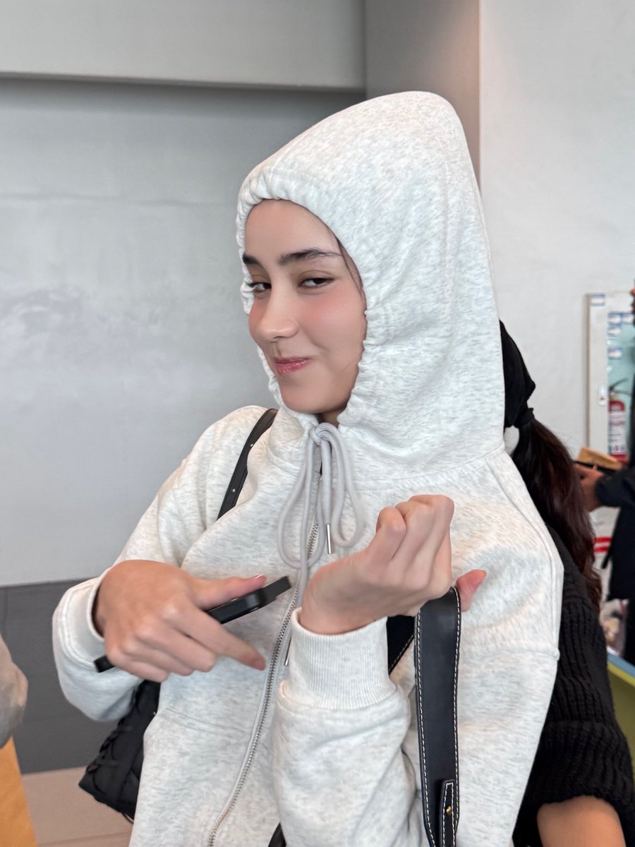 ginnynatnicha's tweet image. เค้าก็ทำได้นะคะ หน้าอัลปาก้าน่ะ!