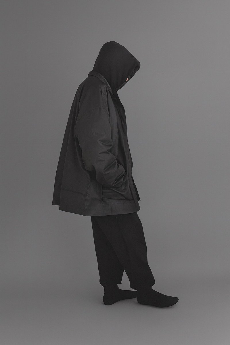 だいぶ寒くなって厚着するような時期にならないとでかすぎて着れない