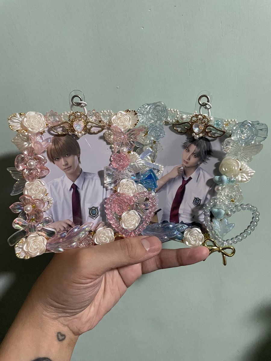 MY TOPLOADERS ARRIVED omg I started crying