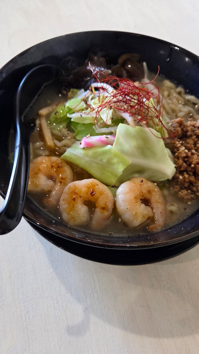 menyasugazo's tweet photo. 毎度ありがとうございます🍜😄
期間限定らーめん🍜
今回の期間限定らーめんは、えび塩タンメンになります🍜えびと野菜と塩スープの相性は抜群の仕上がりになりました🍜是非とも温まりに来て下さいませ👍
土曜日、日曜日は基本的にえび塩タンメン出来ないのでご了承くださいませ😭 https://t.co/VROTk2bL5h