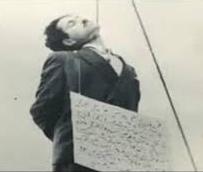 Bu adam Feridun İbrahimi.

Azerbaycan Türküydü. Hukukçuydu. Mücadeleciydi. 1945’te Güney Azerbaycan’da kurulan Azerbaycan Milli Hükümeti’nin başhakimiydi. Suçu neydi biliyor musunuz?
Türk olmak, Türk kalmak ve halkının onurunu savunmak.

İran rejimi onu 12 Aralık 1946'da, 31