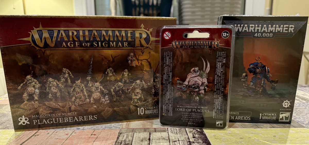 Hace unos meses mi pareja me volvió a enganchar a #Warhammer y, aunque estoy disfrutando muchísimo el haber retomado los pinceles y volver a pintar tras más de 20 años, esto sigue siendo peor que la droga 😅