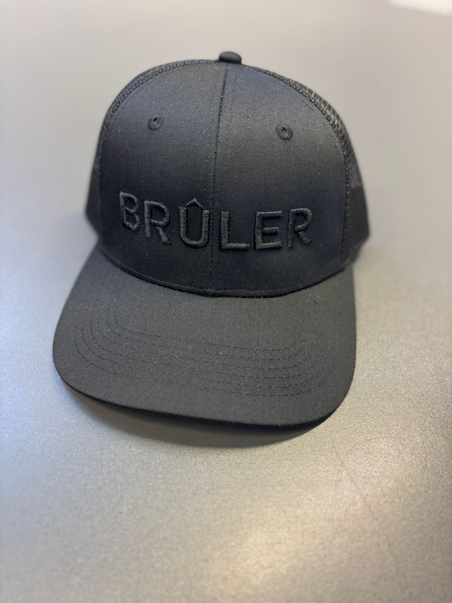 BrulerLtd's tweet photo. The BRÛLER caps are officially out and 🔥
Embossed styles. Logo styles. Red, Navy, Black.

Pick your vibe wear the heat.

#Brûler #Caps #StyleDrop #NewMerch https://t.co/MrLpiwgDcZ