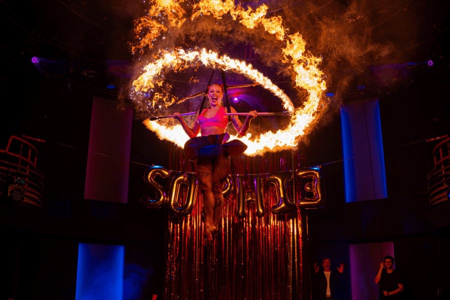 DaveHearn2's tweet photo. People of London! Get a ticket to see Sophie’s Surprise Party! It’s an incredible show by an incredible company! The skill on display is outta this world! It’s such a fun, amazing joyous show!

See @sophiessurprise29th's profile on Instagram https://t.co/913cAPAx3F https://t.co/wBeeLbHjPU