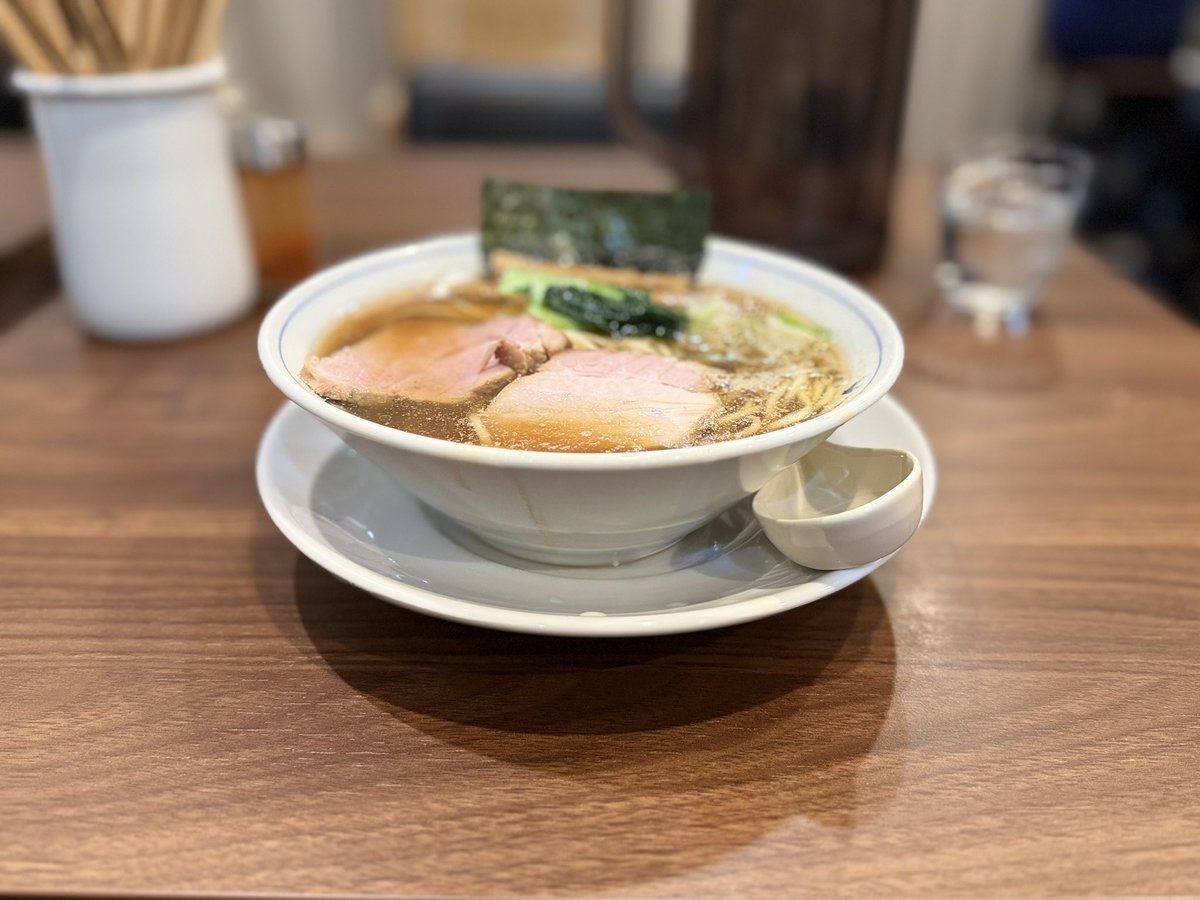 ラーメン3000@駒込

醤油

タイミングがよかったのか待ち2人くらいだった。ラッキー

開店直後に訪れた頃よりも煮干が強くなった気がする。いずれにせよ旨い。