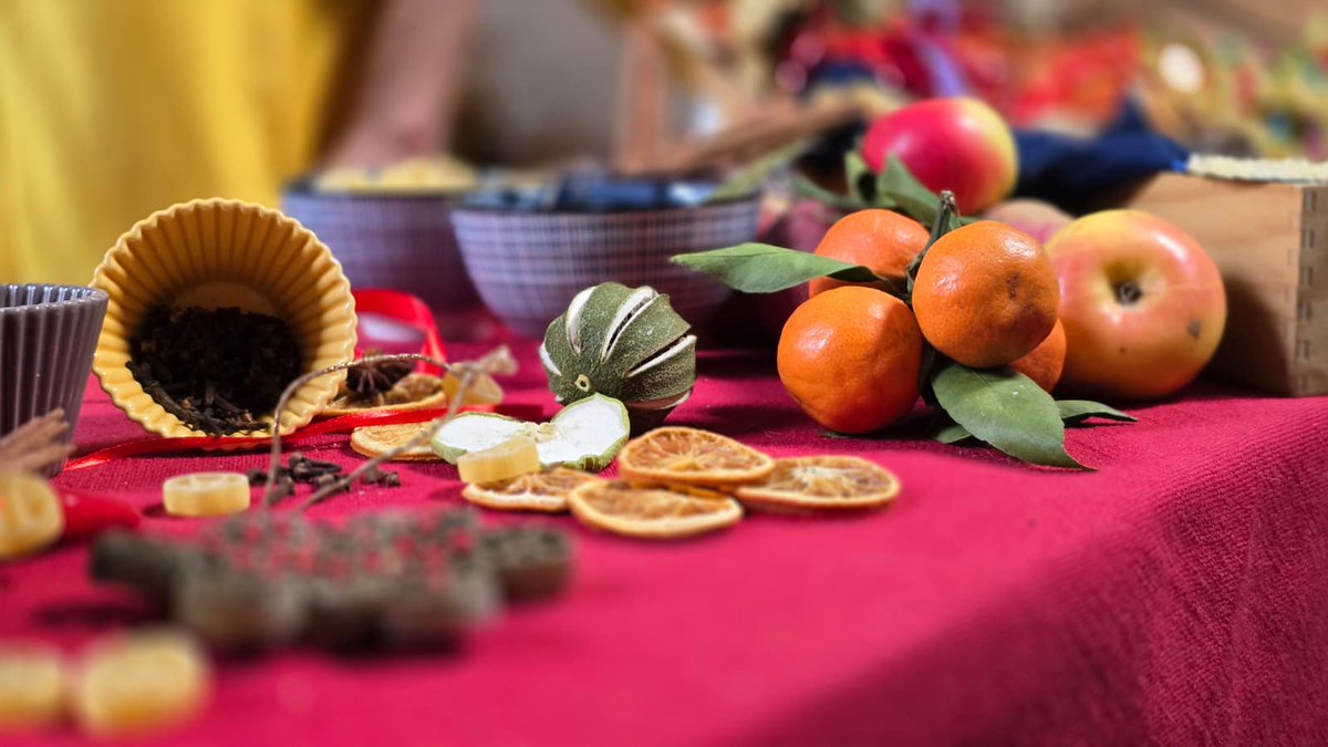 ColdirettiAL's tweet image. Con la festa dell’Immacolata parte ufficialmente la corsa ad addobbi e decorazioni
Natale: la tradizione dell’albero nelle case dell’88% degli alessandrini. Cresce scelta green
Spesa media per l’abete vero è di 42 euro, i consigli per allestirlo con prodotti naturali
@coldiretti