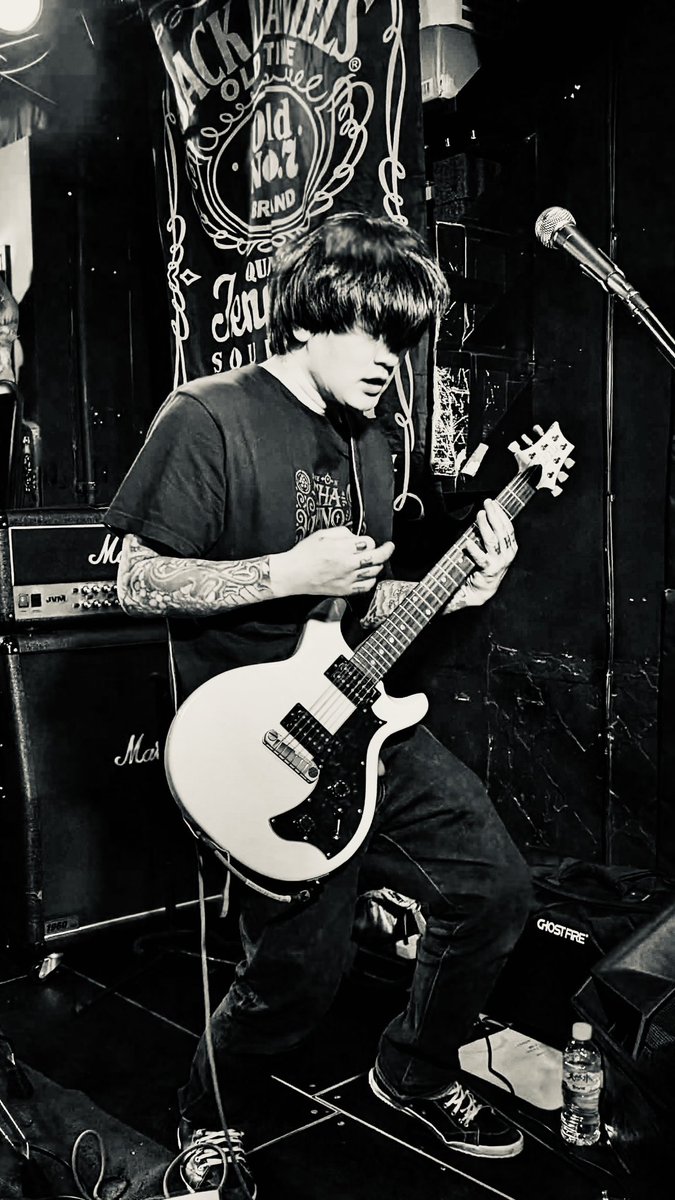 新宿GODZでのピノ納めワンマンに参加した皆様！
ありがとうございました！
今年もピノ一同沢山一緒に楽しみました！！
感謝！！！！
来年も既に決まっているスケジュールがガッツリあるんで更に楽しみましょー！

年内LIVEは12/21のキャンナイを残すのみ！
宜しく！

#prs #prsjapan #myprs