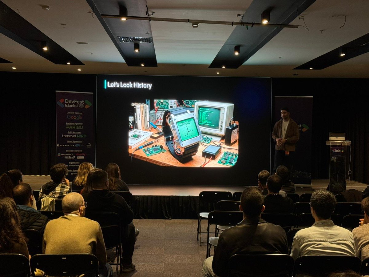GDGIstanbul's tweet photo. Sinan Yılmaz ile “Building Next-Gen Wearable Experiences with HarmonyOS &amp; ArkTS” 
#dfist25 #GDGIstanbul https://t.co/RAD0PZeRrs