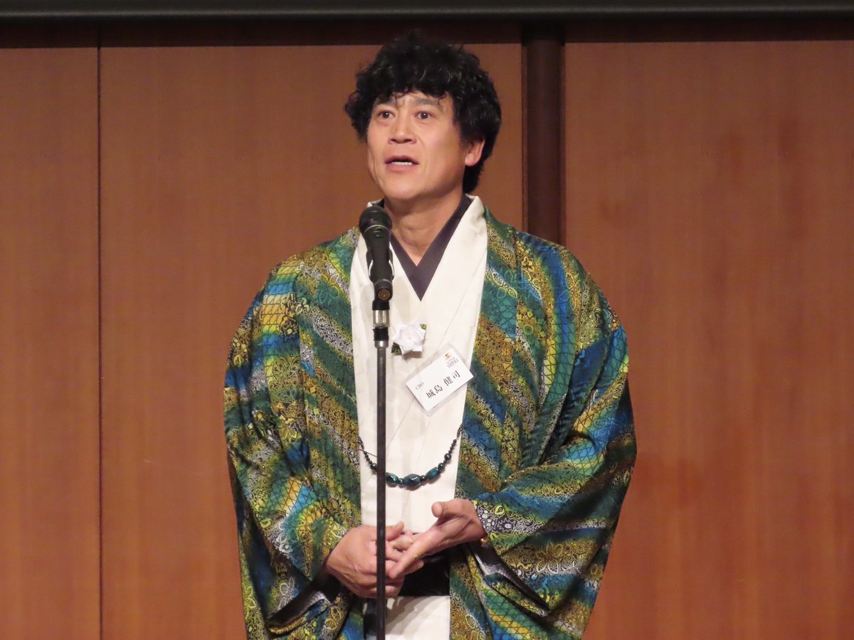 【新入団選手ウェルカムパーティ】

#城島健司 CBO開会挨拶

「ようこそホークス、そして福岡へ。家族の皆さん、きょうまで息子さんを立派に育てられ、大変なご苦労もあったと思います。それでも今、プロ野球球団に入団する子供たちを見て大変誇らしいんじゃないでしょうか。