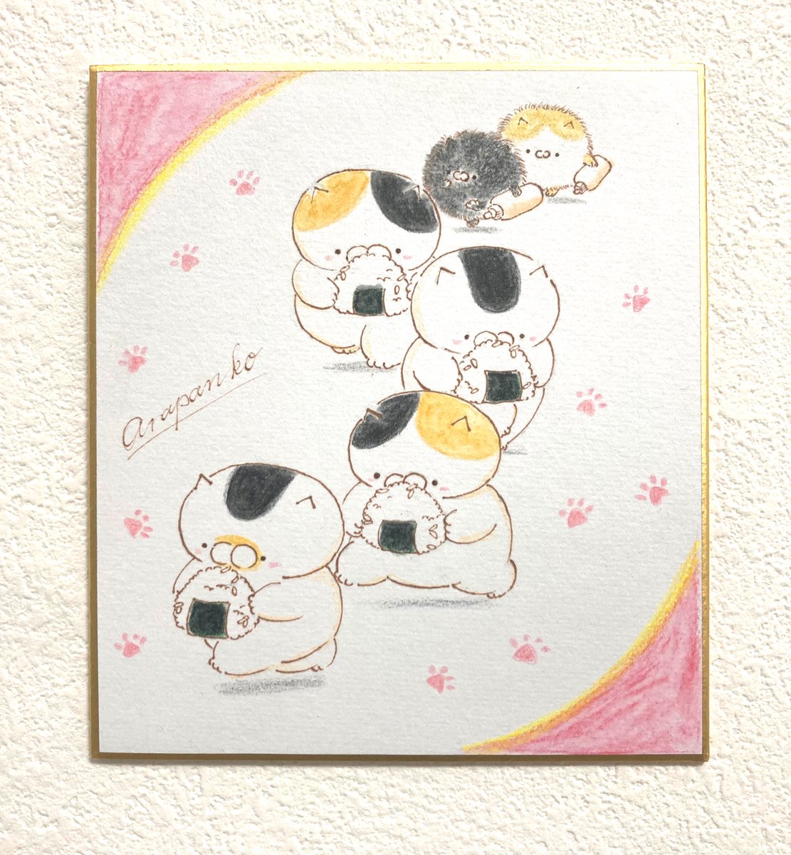 pankoaramatsu's tweet photo. ＼Xフォロワーさん限定企画／
全て手描きのミニ色紙を3,000円で抽選販売いたします。
※消費税込み、送料別

ミニ色紙は全部で4種！
⚫︎「ごはんのじかん」
⚫︎「牛乳配達」
⚫︎「おすし」
⚫︎「はらぺこ行列」

どの色紙の購入権が当たるかはお楽しみ♪どれが当たってもいい！そんな熱いファンの方のご応募をお待ちしております╰(*´︶`*)╯♡

応募期間：12月12日（金）まで
応募方法：いいね＆RT

当選された方には、12月13日（土）に購入用URLとヒミツの合言葉をDMでお送りします。DM開放してお待ちください。

【ご留意事項】
⚫︎ミニ色紙の種類を指定することはできません。
⚫︎当選後のキャンセルは受け付けておりません。当選された方で後払いを選択された方は、支払い期日までにお支払いをお願いいたします。
上記2点をご了承ください。