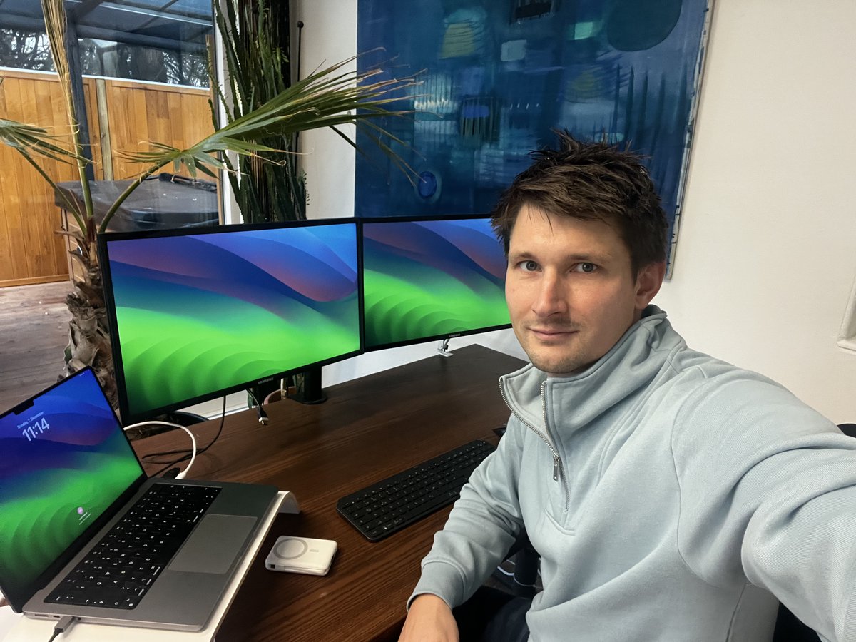 pocketone's tweet image. Early Stage Founder Rule #1: Build trust before revenue.

Show your face. Share your journey. Let people cheer for you before they buy from you. 👀💙