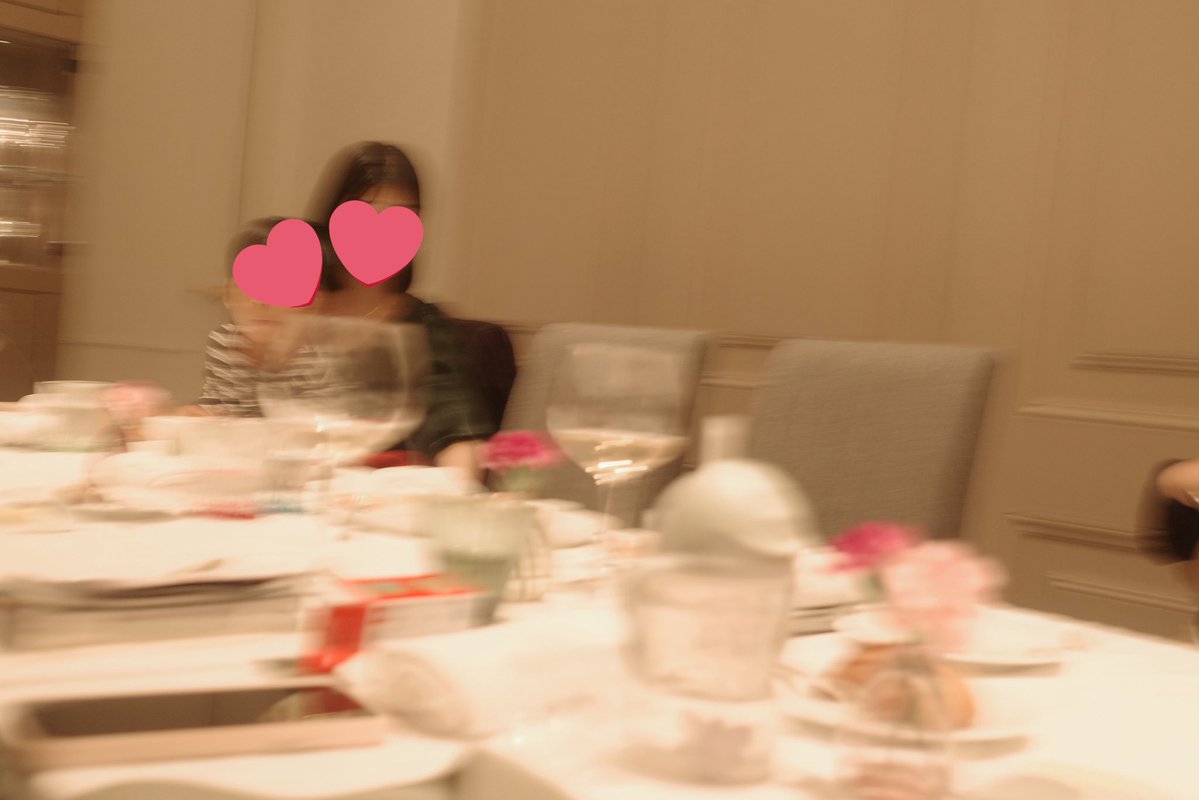 biancachan_c's tweet image. 3家族クリスマス会🎄
2枚目は3歳の男の子が撮ってくれた私たち