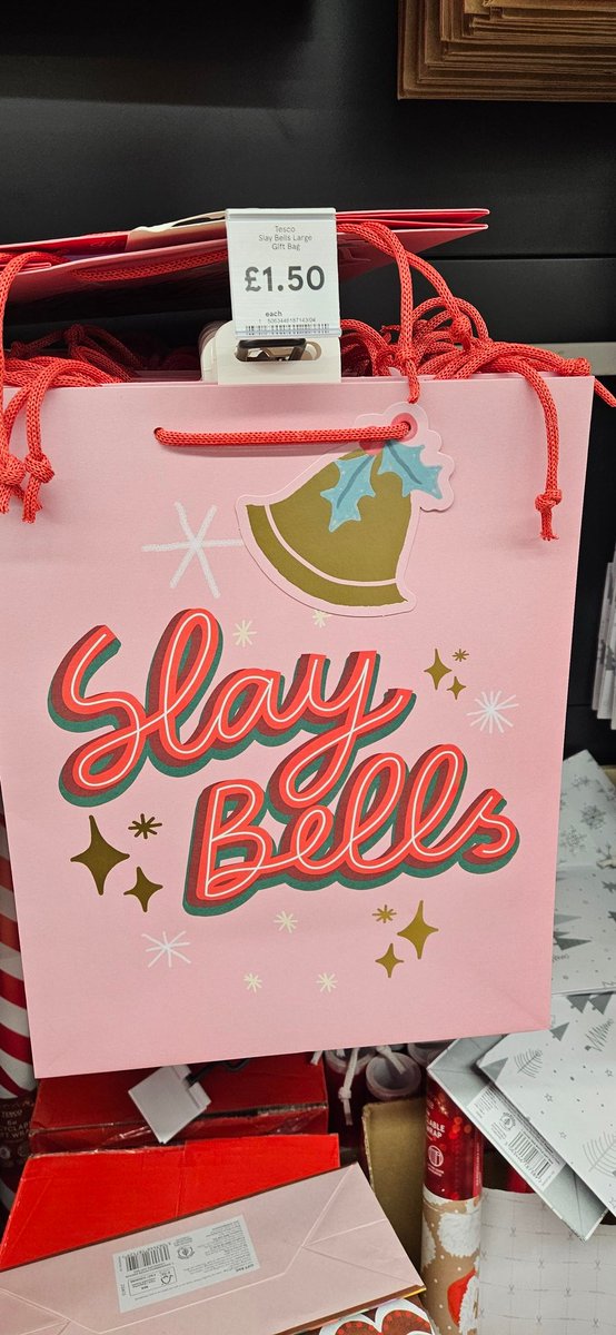 JohnWH79's tweet image. Dear Tesco, unsure if this is a Halloween / Christmas cross-over, please advise.

@tesco #spag #spelling