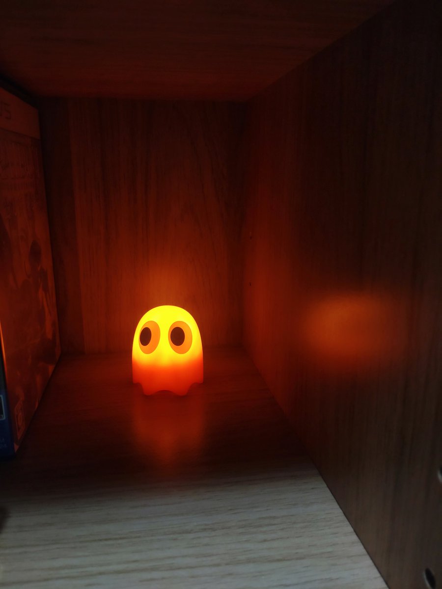 パックマンガチャ見つけた

軽い気持ちで一回だけやって
帰宅して飾ったら思ってたよりかなりイイ！

コレはコンプしたいな✨

#レトロゲーム #パックマン