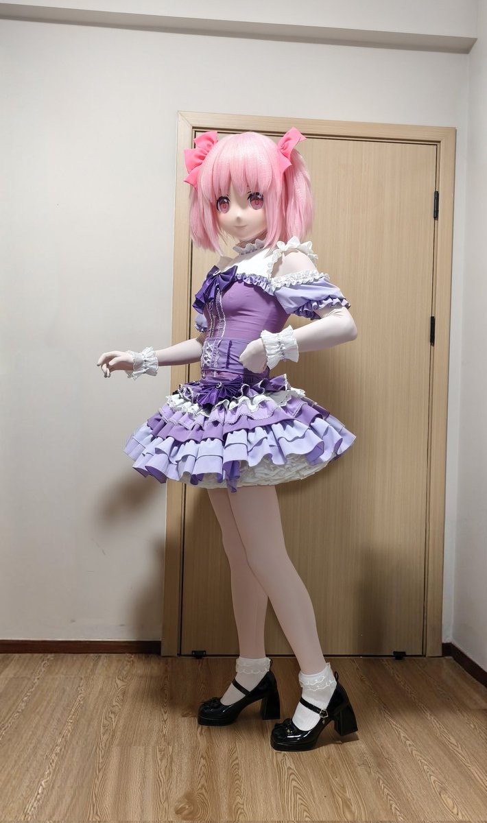 JohnWatson147's tweet photo. 偷穿小焰的衣服🤤
#kigurumi 
#着ぐるみ 
#魔法少女まどかマギカ https://t.co/pNMYItZyIH