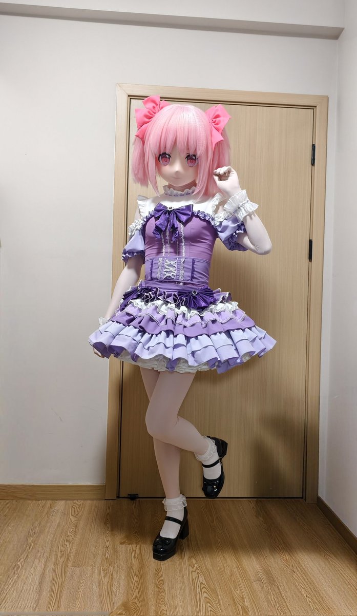 JohnWatson147's tweet photo. 偷穿小焰的衣服🤤
#kigurumi 
#着ぐるみ 
#魔法少女まどかマギカ https://t.co/pNMYItZyIH