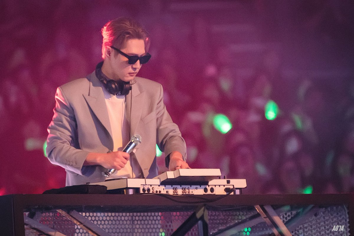 251207 god 2025 CONCERT ICONIC BOX
금발 완댜님 디제잉
#god #지오디 #데니안