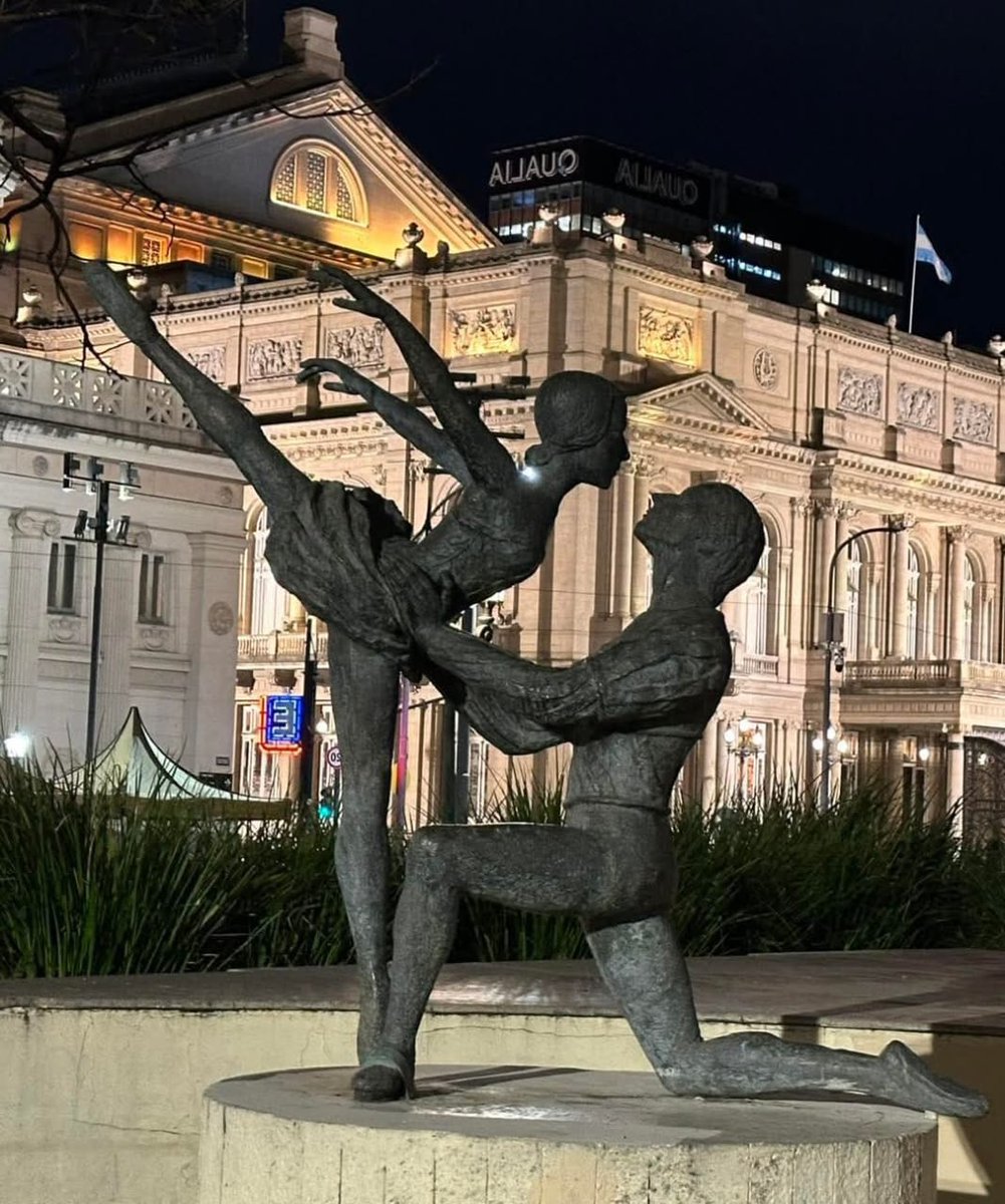 🇦🇷 Estatua homenaje a Norma Fontenla y José Neglia, bailarines del Teatro Colon  🤍 - Buenos Aires - Argentina - #ballet  #cultura  #Argentina