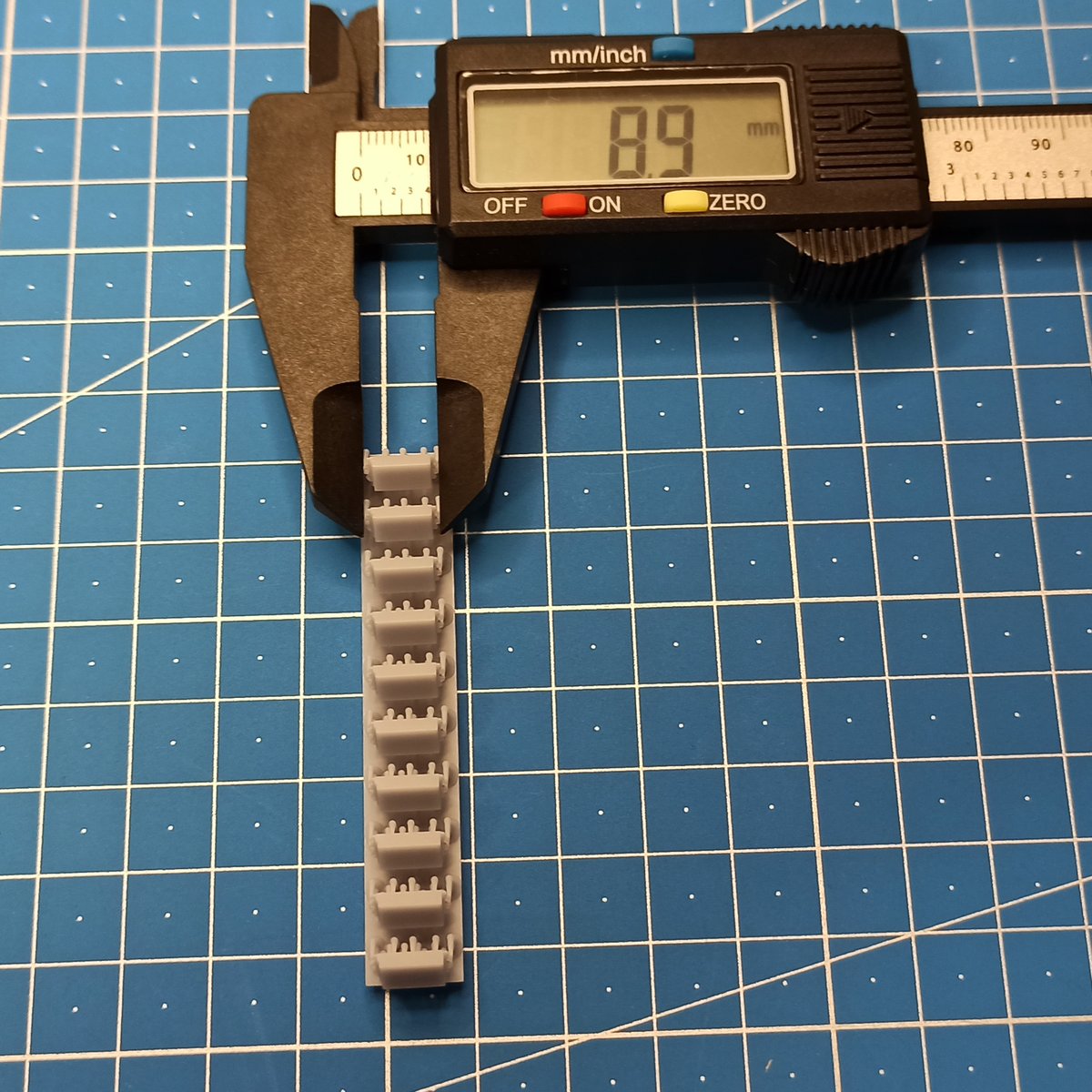 UA_model_studio's tweet image. Spalah SP13035 ERA Contact-1 straight (264 pcs) Scale Model Kit 1:35 | Detailed 3D Printed Resin Kit
Free worldwide shipping on orders over $150💸
👉 Link product: plastic-models-kits.com/products/spala…
🎁Promo code: welcome10x - 10%
#ScaleModeling #135Scale #ResinModelKit #DioramaBuilders