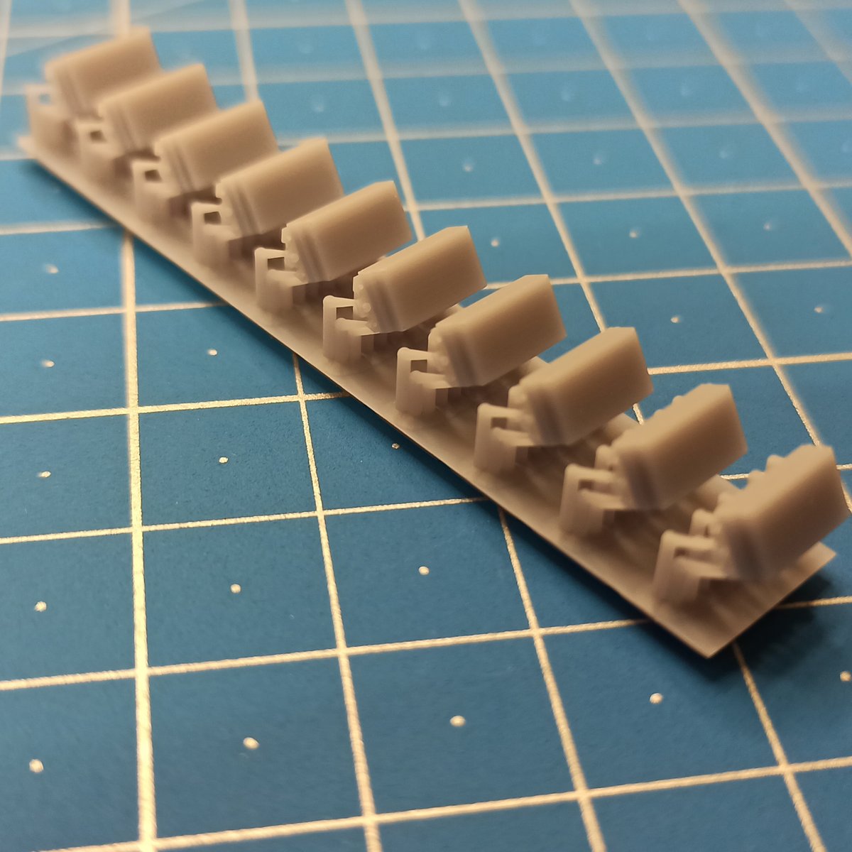 UA_model_studio's tweet image. Spalah SP13035 ERA Contact-1 straight (264 pcs) Scale Model Kit 1:35 | Detailed 3D Printed Resin Kit
Free worldwide shipping on orders over $150💸
👉 Link product: plastic-models-kits.com/products/spala…
🎁Promo code: welcome10x - 10%
#ScaleModeling #135Scale #ResinModelKit #DioramaBuilders