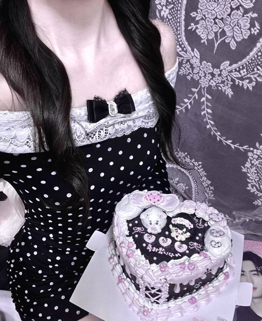 ホ ྀི tweet media