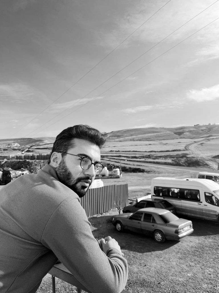 Hiçbir hevesimin kursağımda kalmadığı bir yıl diliyorum….
Neyse iyi ki doğdum 🎂🥴
#7AralıkDünyaAliKemalGünü