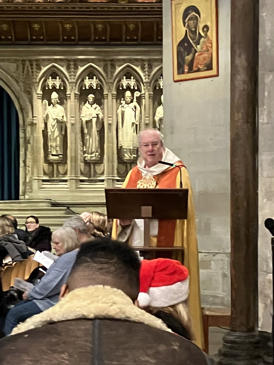 Great to catch up with my Uncle Pete who is down from Wellingborough to enjoy Rochester Dickensian Christmas and the <a href="/RochesterCathed/">Rochester Cathedral</a> Carol Service being led by Canon Giles

#ProudToBeMedway
#MerryMedwayChristmas