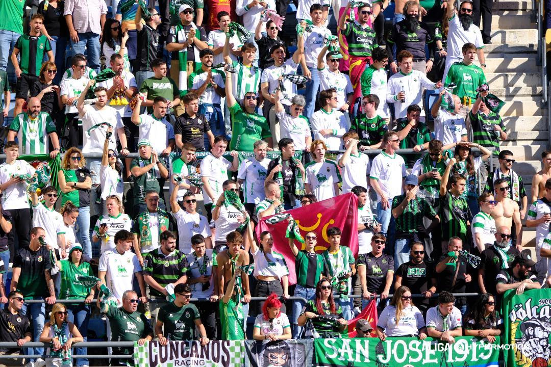 🫂 ¡Con los nuestros al fin del mundo!

#CádizRacing | <a href="/LaLiga2/">LALIGA HYPERMOTION</a>