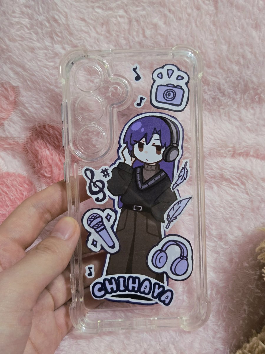 把今天畫的圖印出來裝飾手機殼了...真是可愛...(自己講)