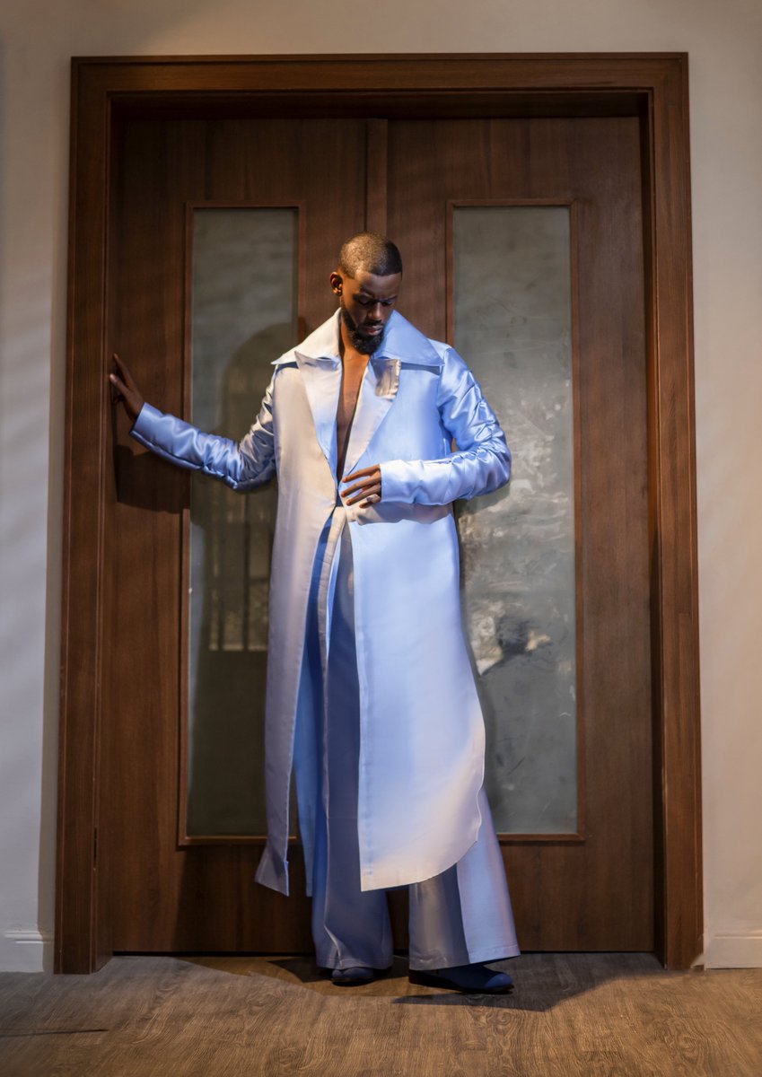 OTStee's tweet image. HAPPY NEW WEEK, FASHIONISTAS !! 

Styled in a monochrome outfit. #fashion