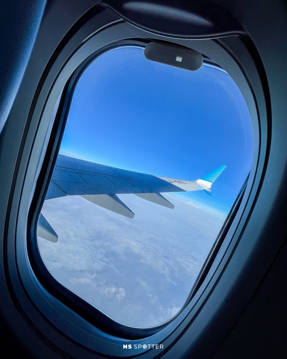 👉 Hace 75 años salió a volar por primera vez y hoy sigue conectando al país con el mundo. Más de siete décadas llevando la bandera argentina por los cielos, uniendo ciudades, personas e historias.

Felices 75 años <a href="/Aerolineas_AR/">Aerolíneas Argentinas</a> ✈️

#Aerolíneas75Años #75AñosRumboAlFuturo