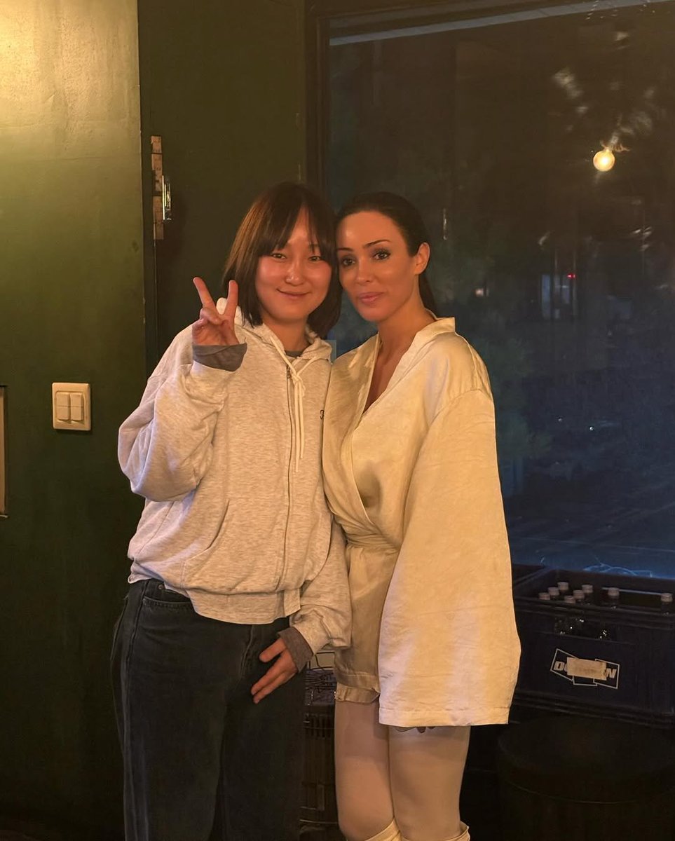 TheLifeofEllie7's tweet image. Bianca Censori enjoys K-BBQ in Seoul