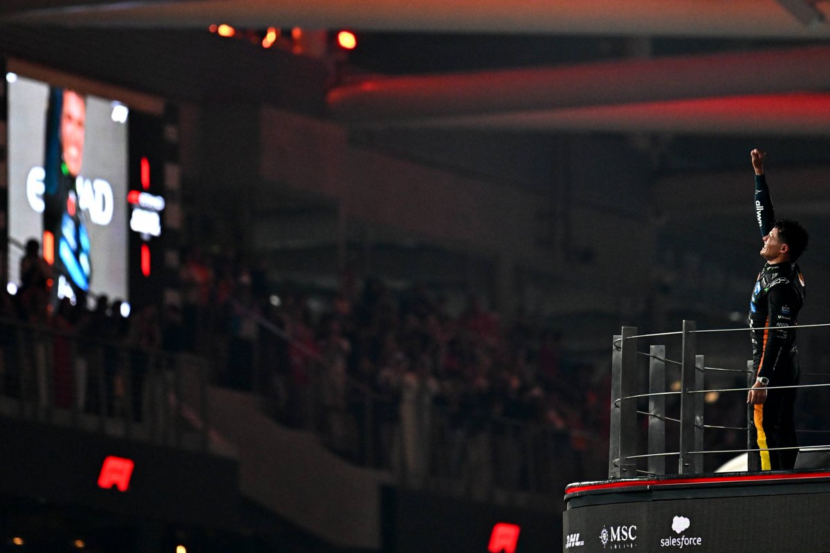 Formuła 1 potrafi być ekscytująca na wielu polach i w tym roku znów to udowodniła. Dziękujemy za ten sezon, za wszystkie wspólne interakcje i przeżywanie emocji wyścigowych. Teraz czas na naładowanie baterii i czekamy już na nową erę w 2026 roku.

#f1pl #elevenf1 #AbuDhabiGP