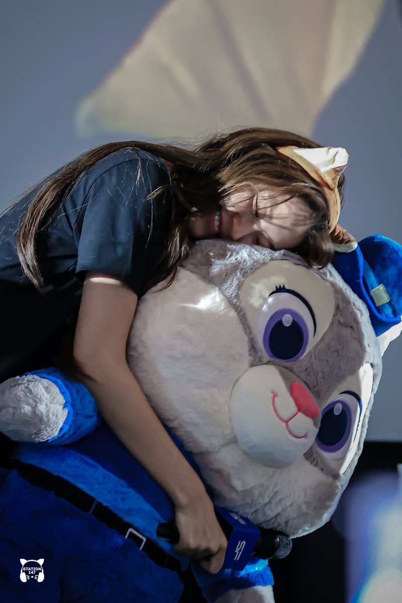 พี่น้ำตาลอุ๋งอุ๋ง เอ็นดู 🤏🏻

NAMTANFILM ZOOTOPIA2
#SFxNamtanFilmLunar