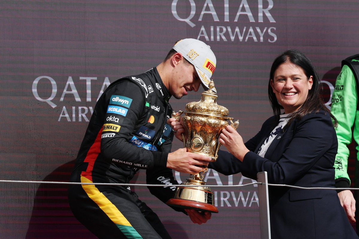 Lisa Nandy MP tweet media