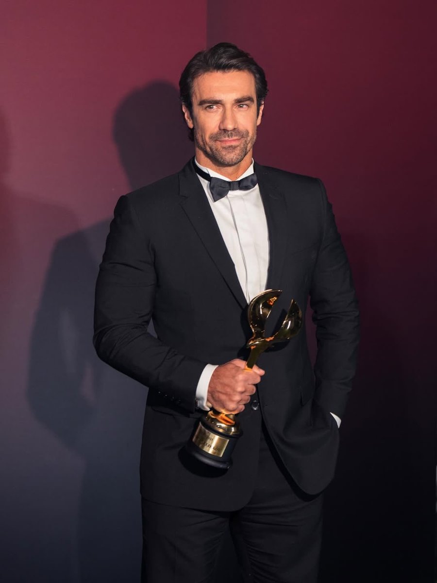 SDany89's tweet photo. Sarà anche l'aria di Dubai, ma era particolarmente bello quella sera ❤️🔥✨
#İbrahimÇelikkol #DIAFA https://t.co/LjwdkCFIRb