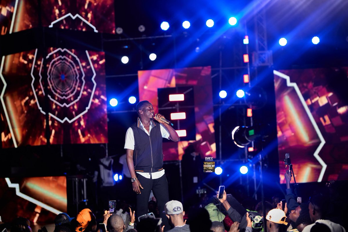 Papa Mesach Semakula 🔥

Kankutendereze sebo ori mutonzi wagulu, neyanze nsiimye katonda wange 🙏  #RukundoYonka #mbararaboyexperiencesn2